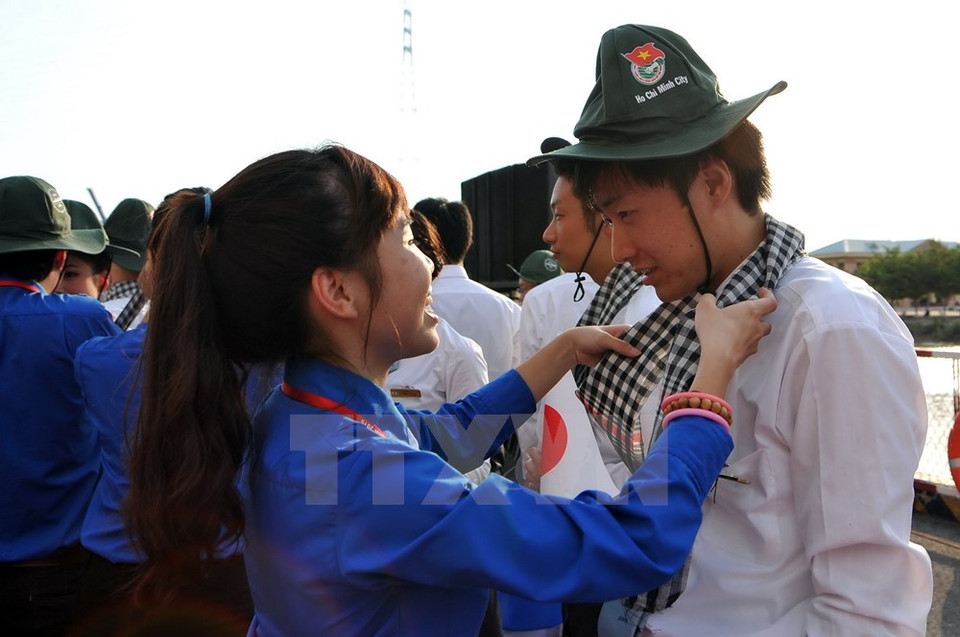 东南业十国与日本青年代表团访问越南。（图片来源：越通社）