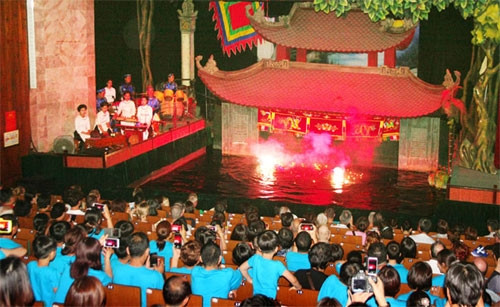 水上木偶戏表演（图片来源：新河内报）