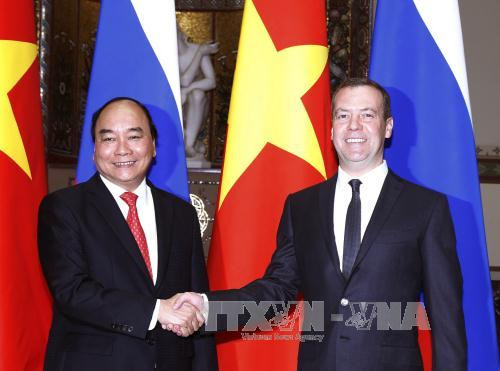  俄罗斯总理梅德韦杰夫欢迎阮春福总理到访。