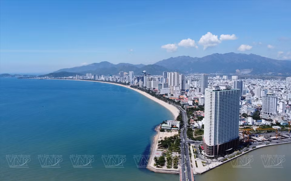 芽庄海洋城市已成为颇受国内外游客青睐的海洋旅游目的地。图自 越通社