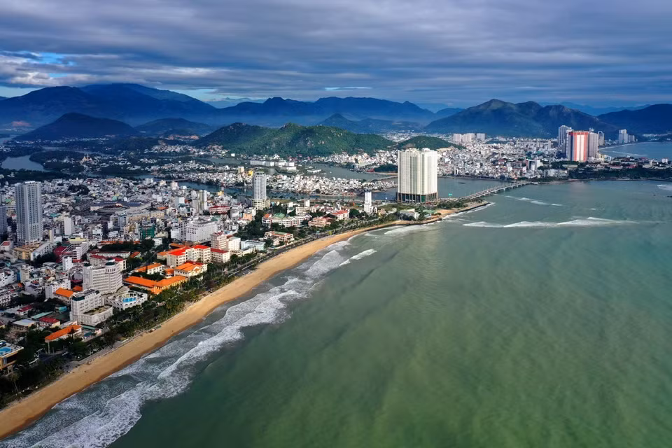 芽庄是一座海滨城市，是庆和省政治、经济、文化、科学技术与旅游中心。图自 越通社