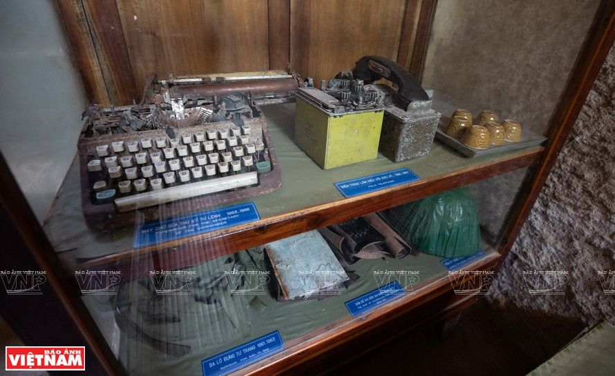 地道里的办公用品。图片来源：越南画报