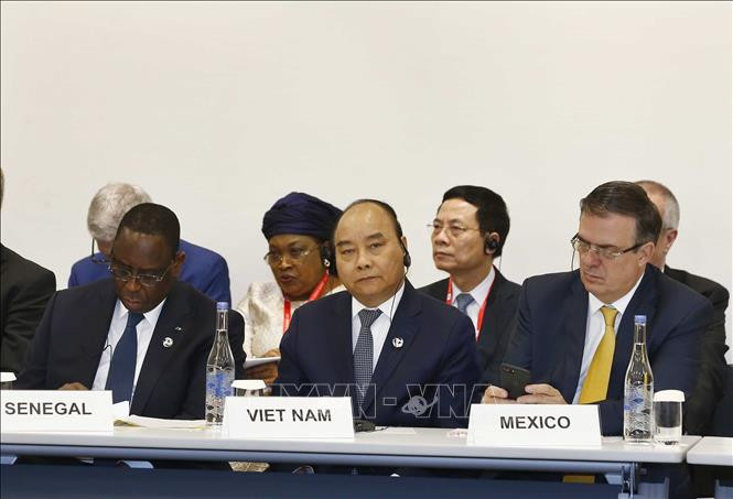 阮春福出席关于数字经济的讨论会。越通社记者 统一 摄