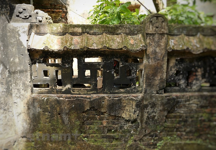 本来是一个纯农业村，二十世纪二十年代，发生一场大火烧毁了旧村，迫使村民选择到大城市打拼谋生。从而，旧村人凭借其才华的双手成为“河城第一裁缝”，专门为西洋先生和夫人 缝制衣服，其中有非常有名的裁缝店，如德利、福美、福兴等。图自Vietnam+