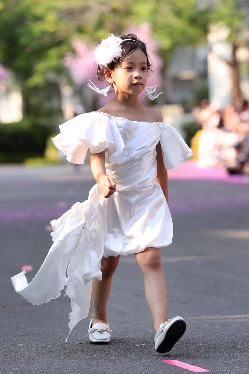 5个设计品牌精彩亮相，令人印象深刻。越通社记者大吴 摄