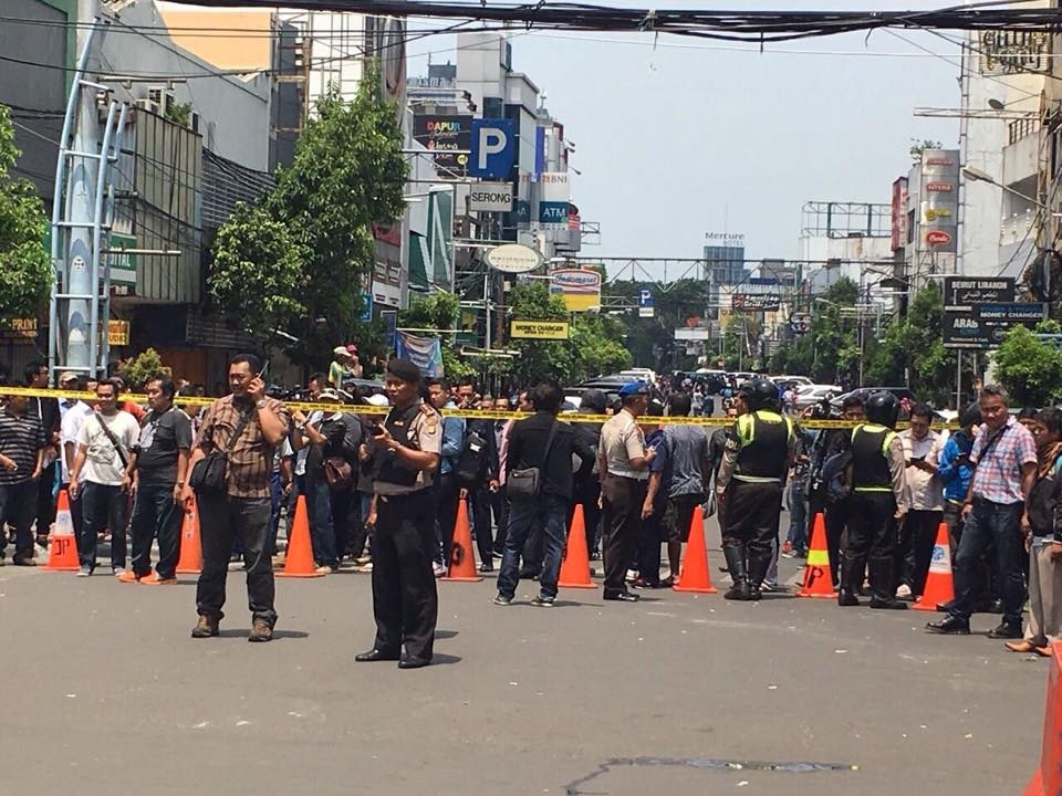 印尼首都雅加达发生多起爆炸 至少7人死亡 