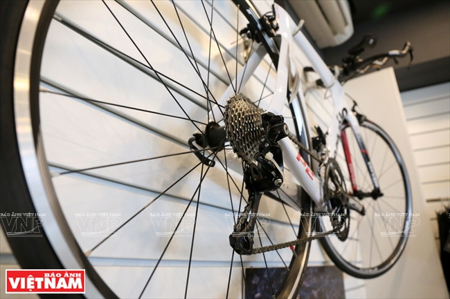 高档自行车。越南画报记者 碧云/庆龙