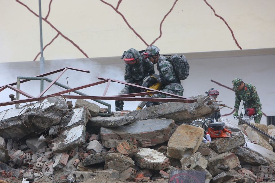 两军灾害救援联合演练活动场景。图自越通社