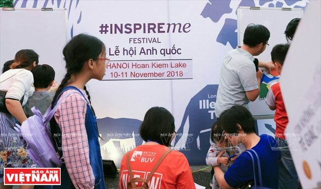 2018年英国文化节专门设置展位，宣传保护和打击贩卖野生动物。越南画报记者 庆龙/越强 摄