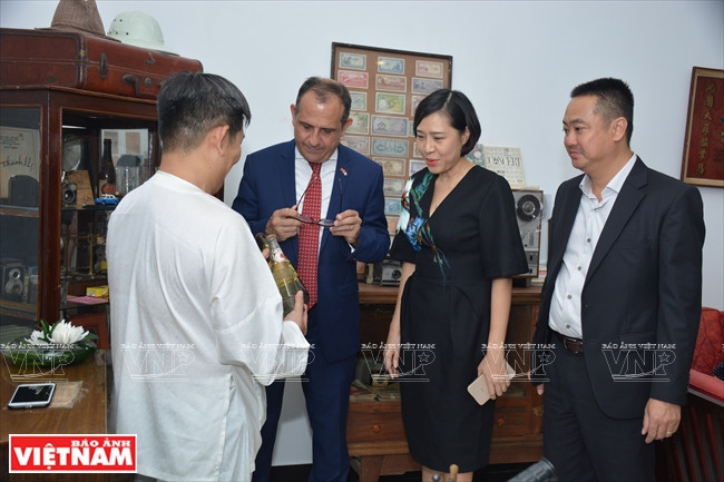 “昔日西贡”展览会场景。越南画报记者 山义 摄