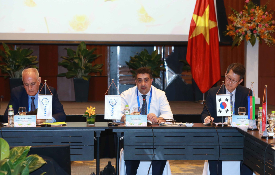 亚通组织秘书长赛德夫主持讨论会。越通社记者 尹晋 摄