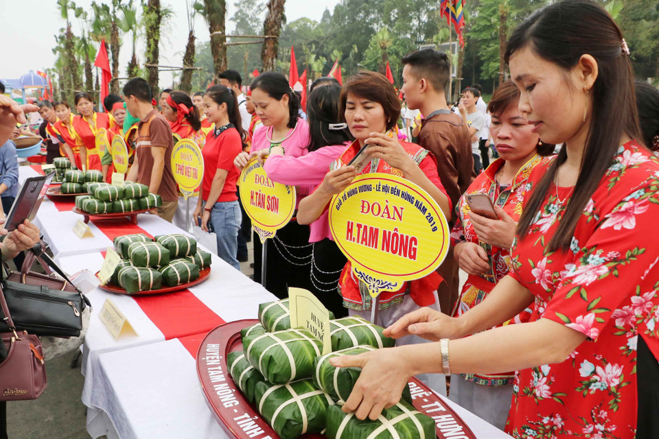 三农县队和其他队的粽子。越通社记者 忠坚 摄
