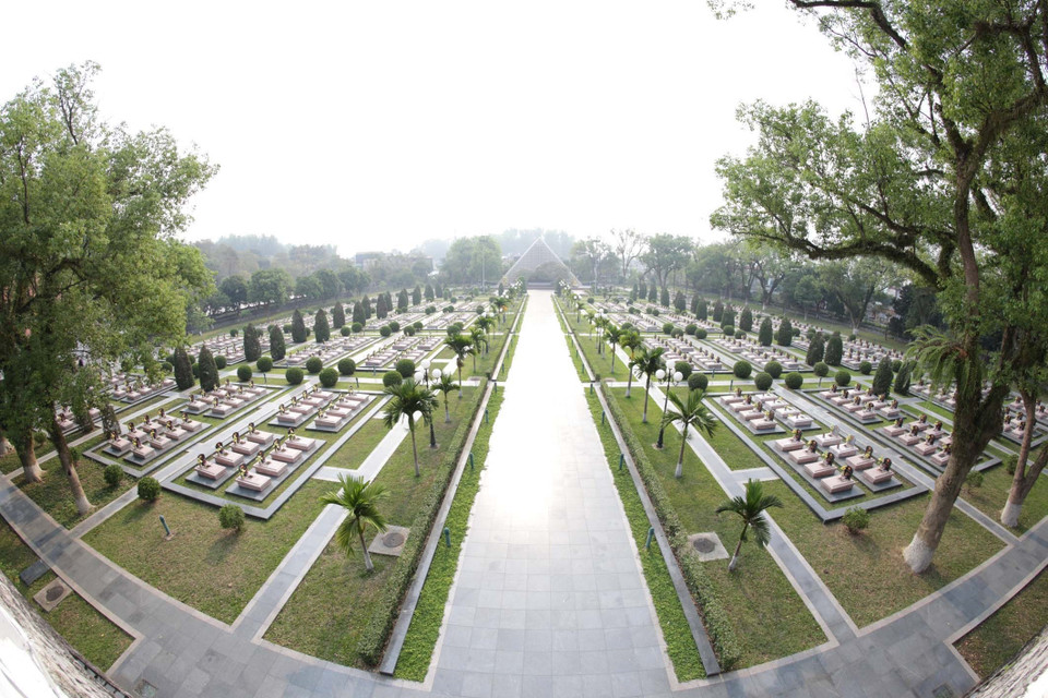 奠边省A1烈士陵园。越通社记者 英俊 摄