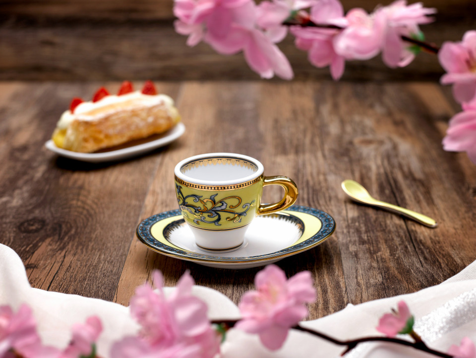 服务APEC晚宴的咖啡杯。（图片来源：越通社）