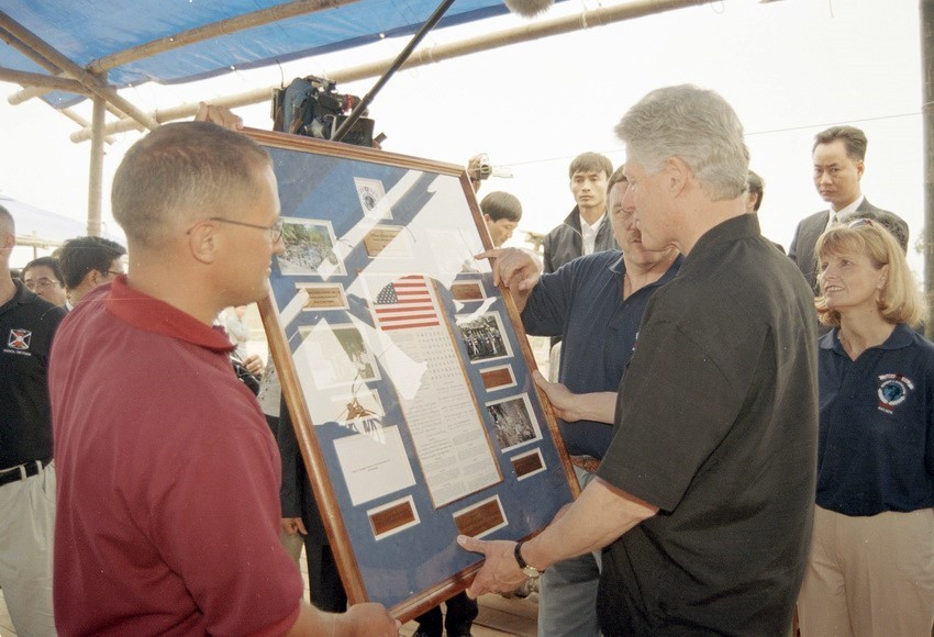 寻找美军战俘及失踪人员（POW/MIA）成为越美关系正常化的重要催化剂。图自越通社