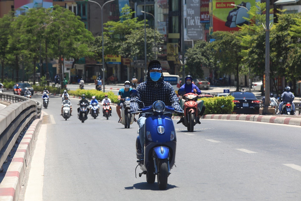 河内市出现酷暑天气，特别炎热，刷新了河内市6月初来最高气温纪录。图片来源：越通社