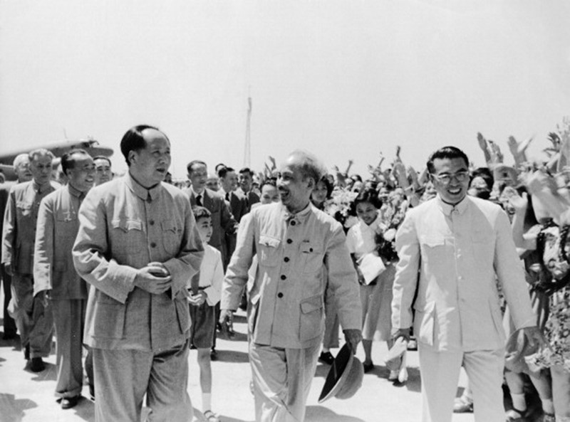 1955年6月25日，中国国家主席毛泽东欢迎胡主席对华进行友好访问。图自越通社资料