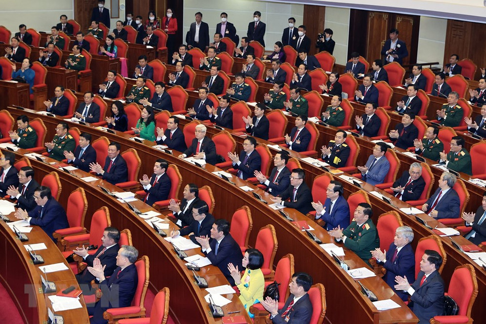 出席会议的越共中央委员。图自越通社