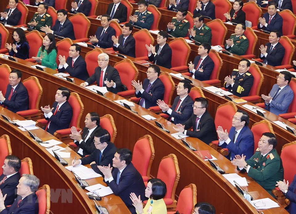 出席会议的越共中央委员。图自越通社