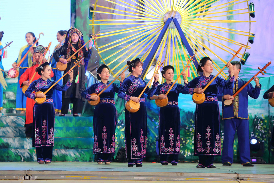 天琴演奏。越通社记者 成达达 摄