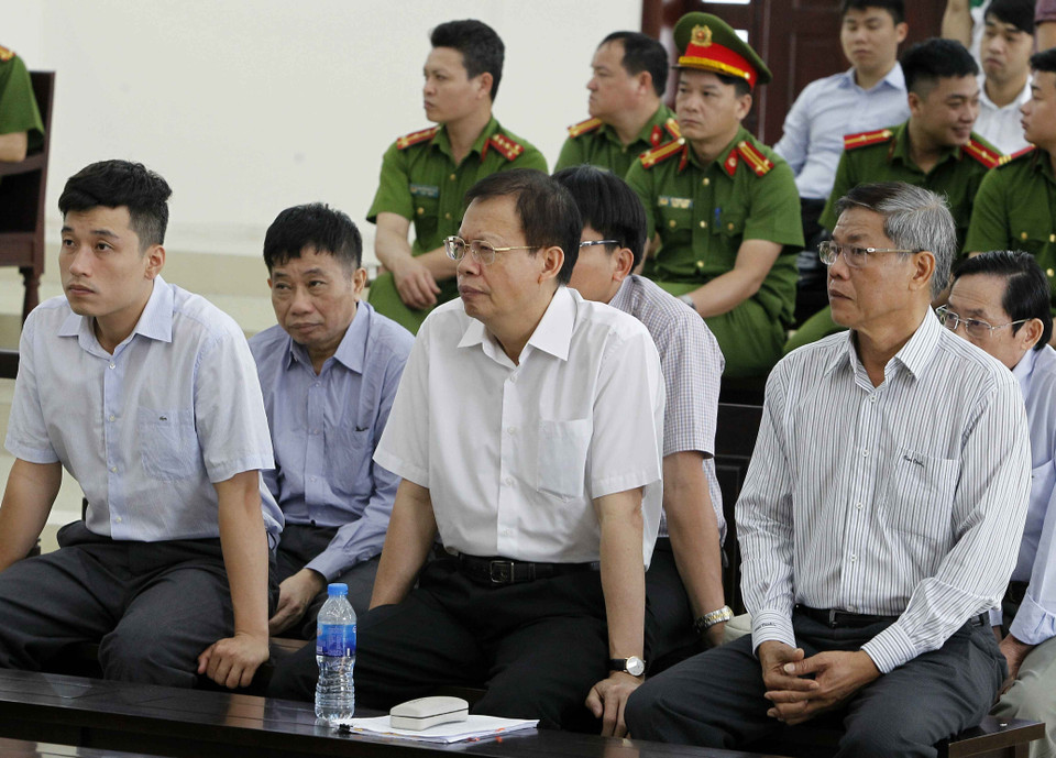 河内市人民检察院5月10日继续开庭审理在PVC公司发生的贪污和故意违反国家经济管理规定造成严重后果一案。越通社记者 文叠 摄