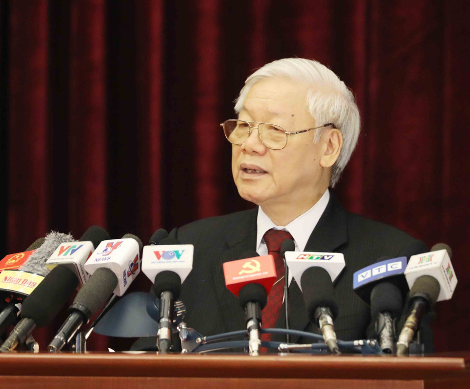  越共中央总书记阮富仲主持闭幕会并发表重要讲话。越通社记者 智勇 摄