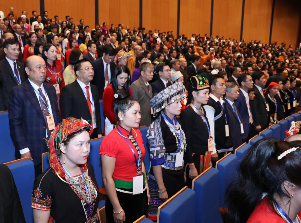 越南祖国阵线第九次全国代表大会9月19日上午在河内国家会议中心隆重举行。图自越通社