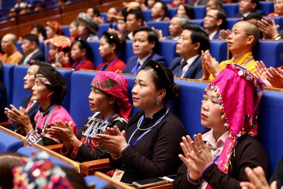 出席越南祖国阵线第九次全国代表大会的各位代表。图自越通社