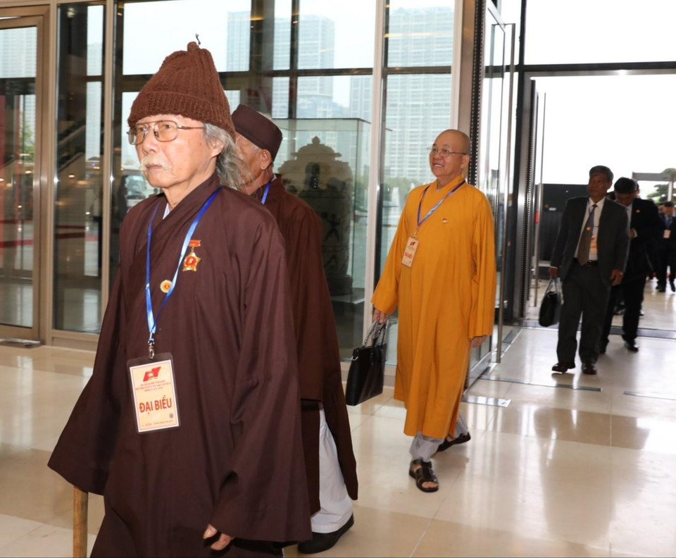 为期三天的大会吸引1300名代表参加，其中正式代表999名。图自越通社