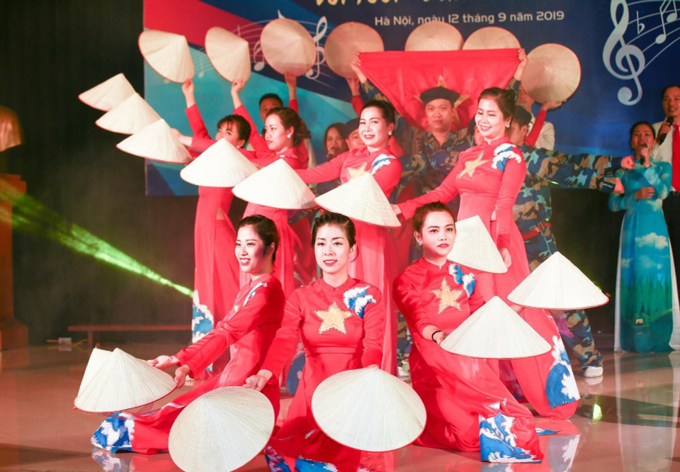 2019年越通社文艺汇演12日在河内国家通讯中心举行，为观众献上一场精彩纷呈的视听盛宴。越通社记者 摄