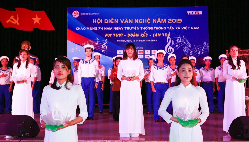 2019年越通社文艺汇演12日在河内国家通讯中心举行，为观众献上一场精彩纷呈的视听盛宴。越通社记者 摄