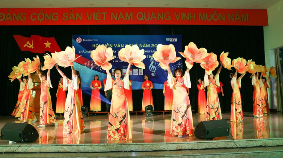 2019年越通社文艺汇演12日在河内国家通讯中心举行，为观众献上一场精彩纷呈的视听盛宴。越通社记者 摄