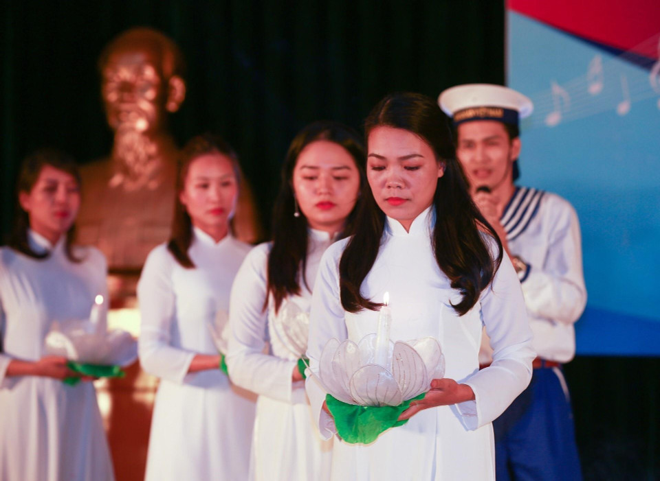 2019年越通社文艺汇演12日在河内国家通讯中心举行，为观众献上一场精彩纷呈的视听盛宴。越通社记者 摄