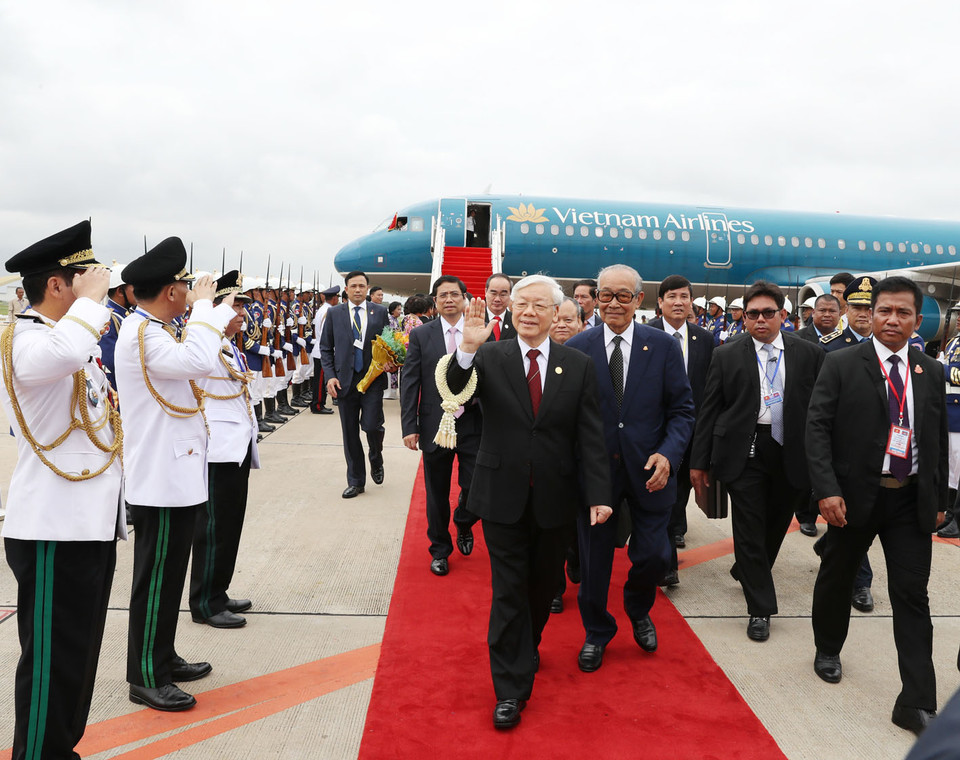 阮富仲访柬的欢迎仪式在波成东国际机场举行。越通社记者 智勇 摄