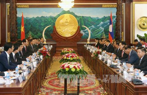  老挝人民革命党中央委员会总书记、国家主席本扬 • 沃拉吉与陈大光主席举行会谈。