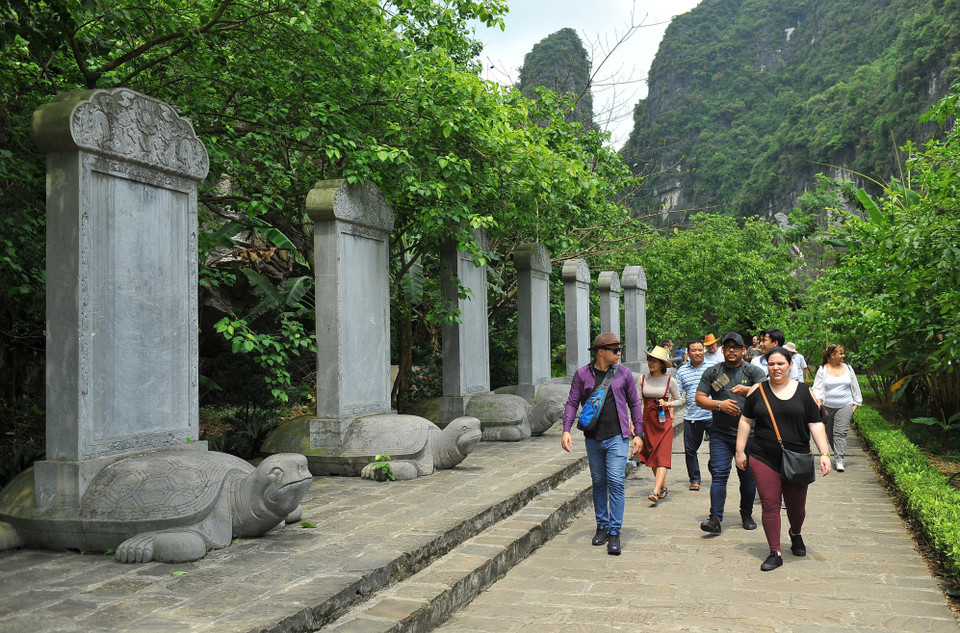 长安名胜群拥有无处可寻的美丽壮观景色，是国内外游客颇具吸引力的旅游目的地。越通社记者明德 摄