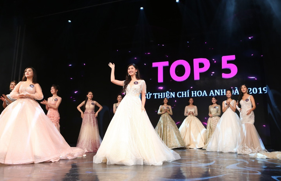 3月28日晚，2019年樱花亲善大使选美大赛总决赛在河内朗下路87号星银河电影院举行。越通社记者成达 摄