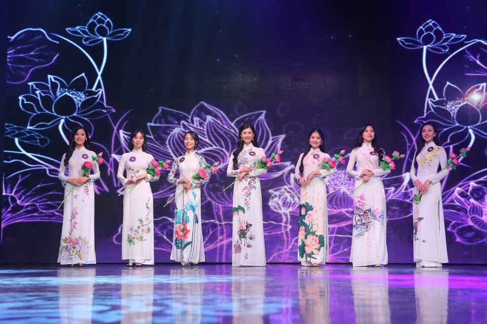 3月28日晚，2019年樱花亲善大使选美大赛总决赛在河内朗下路87号星银河电影院举行。越通社记者成达 摄