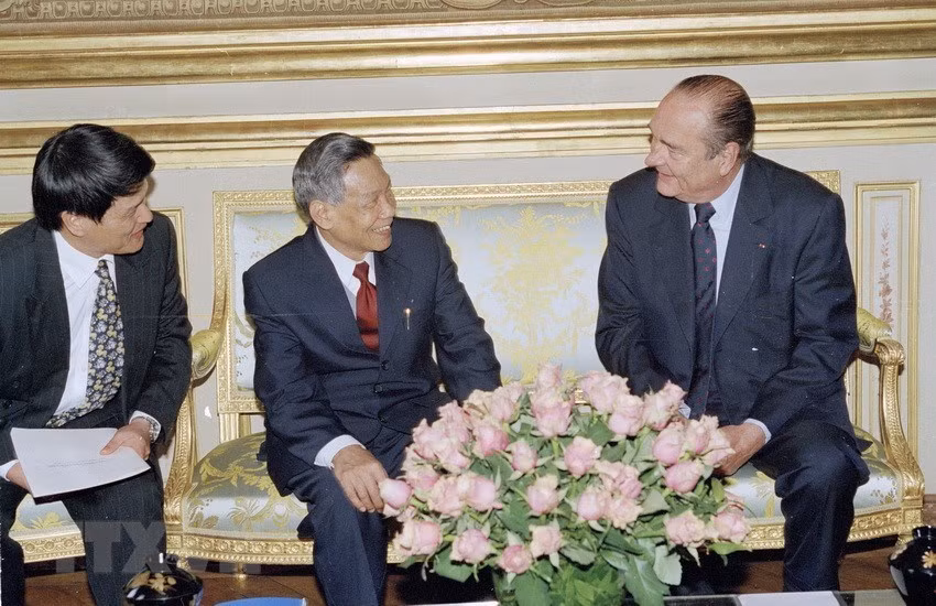 2000年5月，越共中央总书记黎可飘与法国总统雅克•希拉克举行会谈。图自越通社