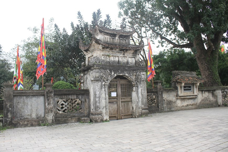 由于4名感染新冠病毒的外国游客曾经来宁平省华闾古都历史文化遗迹区参观旅游，华闾古都文化历史遗迹区自3月11日起暂停迎客以确保安全和避免疫情蔓延。越通社记者垂容 摄