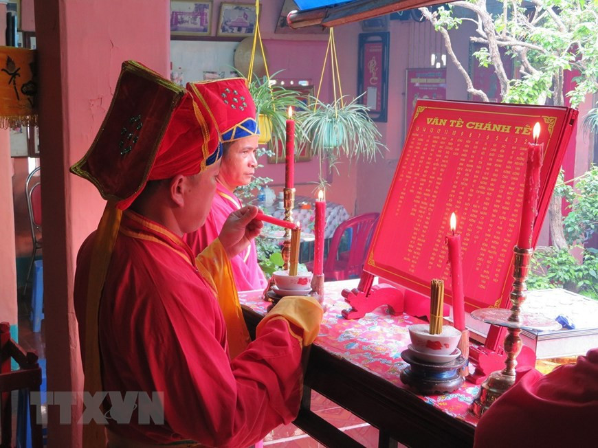 每个地方举行奇安节的时间有所不同，通常于正月十五到农历三月举行，延长3天，举办地点为村亭。图自越通社