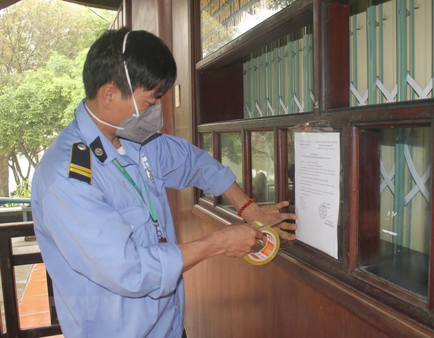 从3月13日6时，宁平省各旅游景点暂时停止接待游客。越通社记者垂容 摄