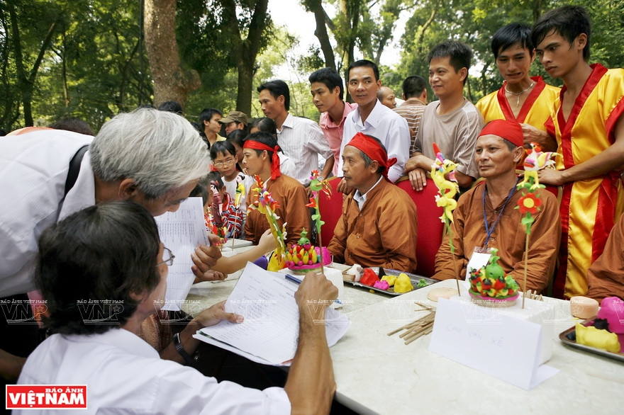 捏面塑比赛。图自越通社越南画报。