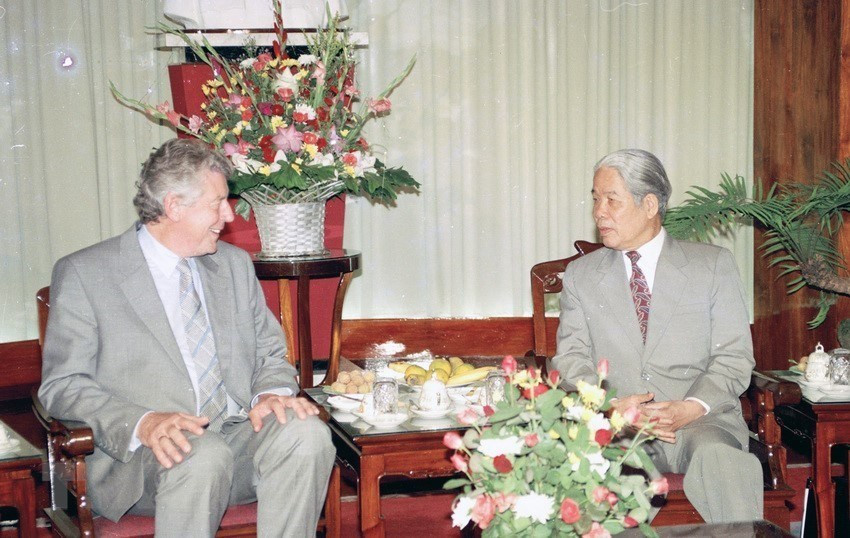 越共中央总书记杜梅会见来越访问的荷兰首相維姆•科克。（图自越通社）