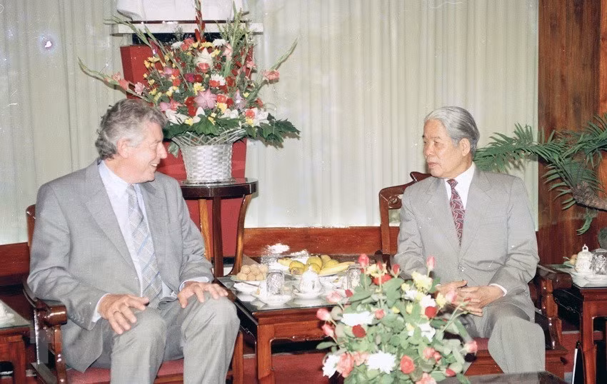 越共中央总书记杜梅会见来越访问的荷兰首相維姆•科克。（图自越通社）