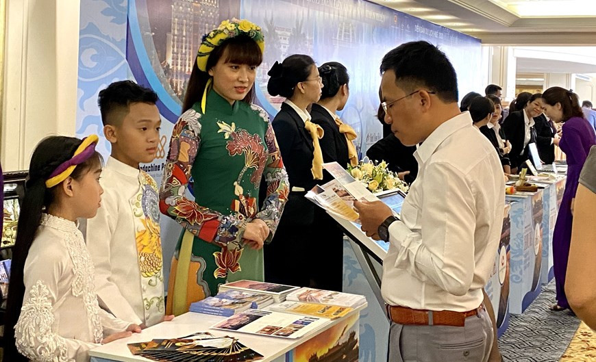 顺化市举行题为“旅行对接：顺化市--安全友好目的地”的2020年顺化旅游论坛。（图自越通社）