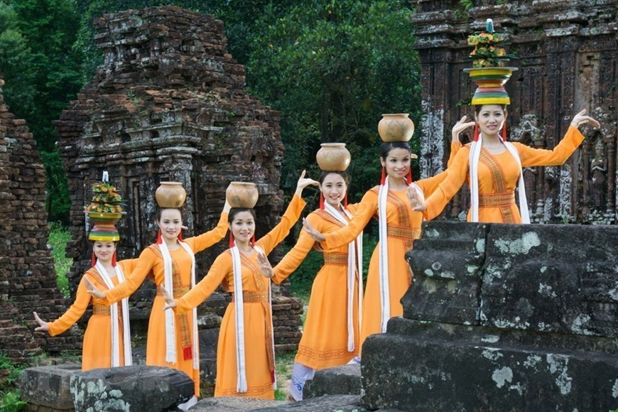 为了吸引游客前来参观，广南省许多景点推出优惠票价活动。（图自越通社）