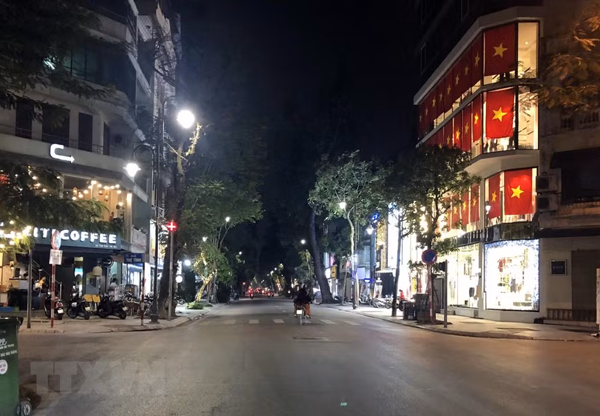 与前几天相比，赵夫人街变得十分安静。越通社记者 陈越 摄
