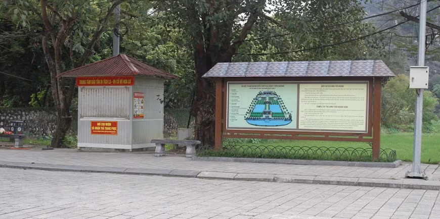 在暂停开门迎客期间，各旅游景点和酒店都要进行消毒卫生、改善旅游服务基础设施和装设备，为疫情过后前来观光游览的游客提供最好、最安全的服务。越通社记者垂容 摄