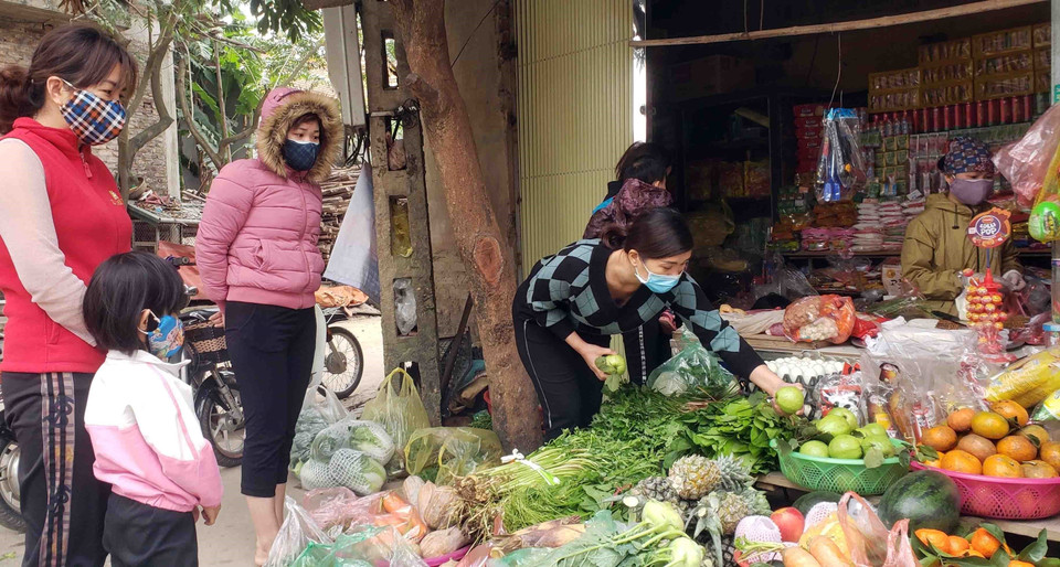 服务于山雷乡人民的必需品供应始终得得到持续的保障。（越通社记者颜友创 摄）